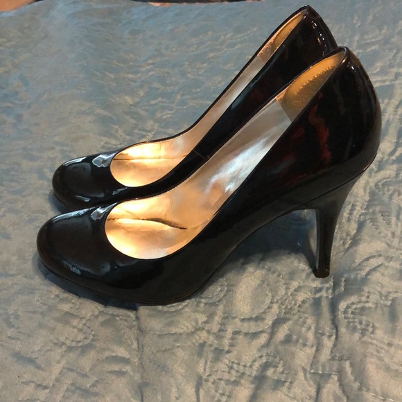 Pumps - Picture 2 of 3